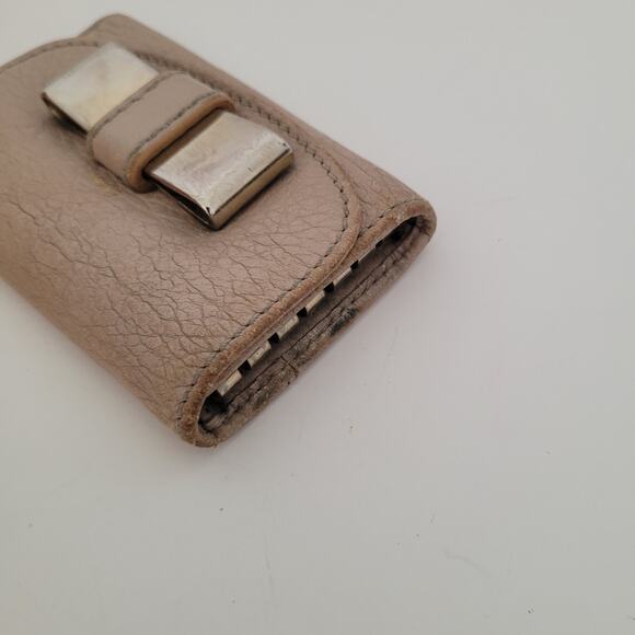 Chloe Logo Small Bow Trifold Key Case Holder 6 Hooks Wallet Leather Logo Beige - Picture 9 of 11